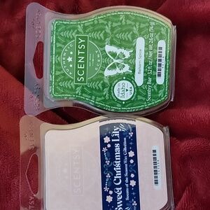 2 Scentsy Bars- Sweet Christmas Lily & Balsam Spice- NEW
